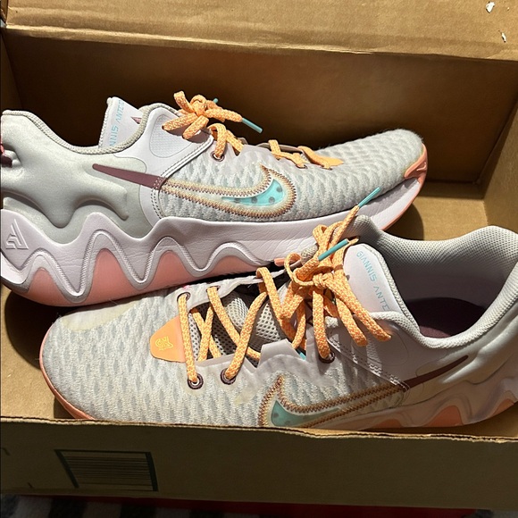 nike giannis immortality - Picture 2 of 3